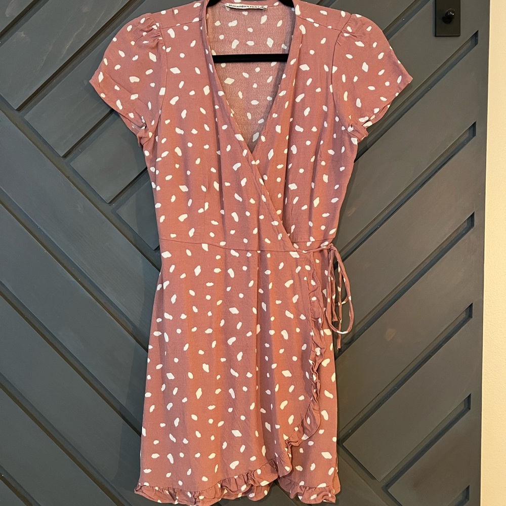 Abercrombie mauve wrap dress